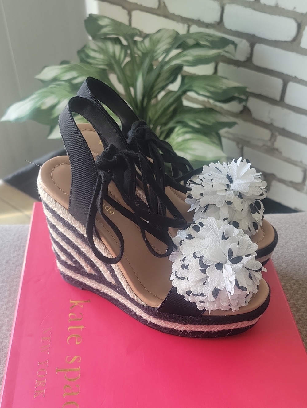 Kate Spade Black Platform Slingback Sandals with White Floral Pom Detail, tie up - Picture 2 of 8